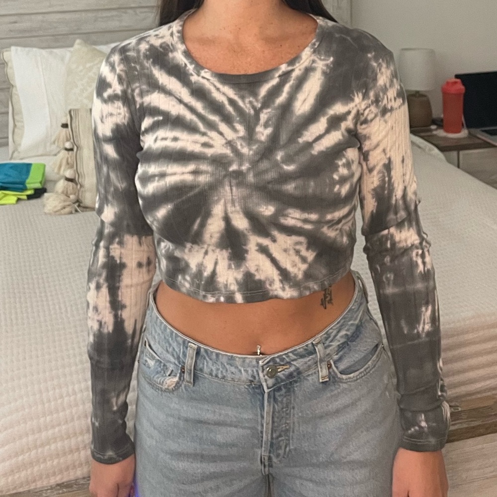 Tye-Dye Cropped Long-Sleeve